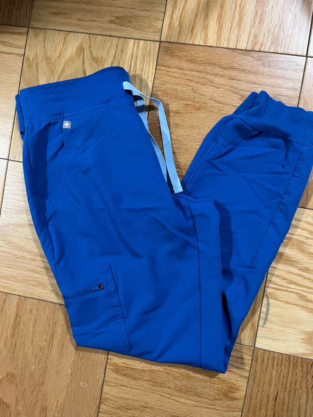 NWOT Figs Zamora Jogger Scrubs - Women’s Small; Royal Blue